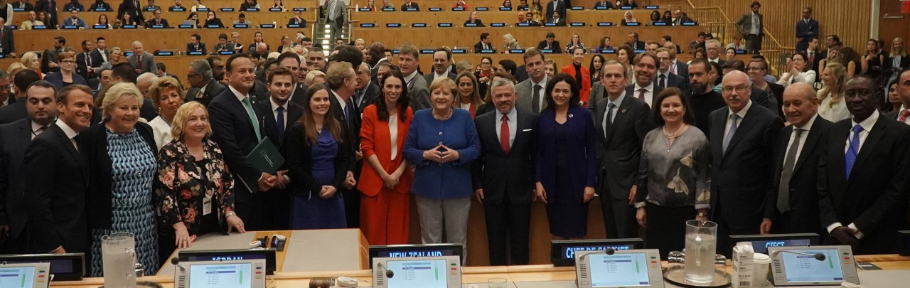 الملك: علينا التحرك (صور)