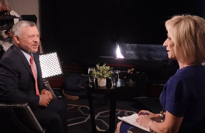 النص الكامل لمقابلة الملك مع قناة