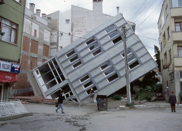 “توجيهات عليا” لإنهاء “إضراب المعلمين” قبل