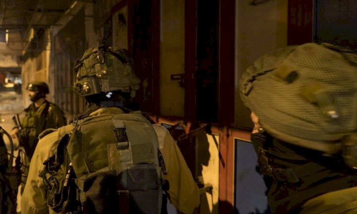 الاحتلال يعتقل 27 فلسطينيا بالضفة الغربية