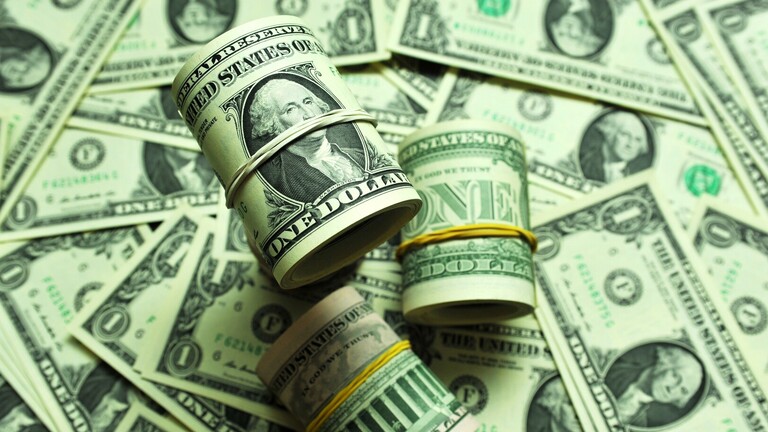 لبنان يصدر تعميما سيخفف أزمة الدولار