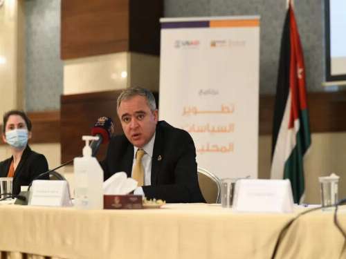 ماذا يفعل النابلسي والمفلح والهناندة في