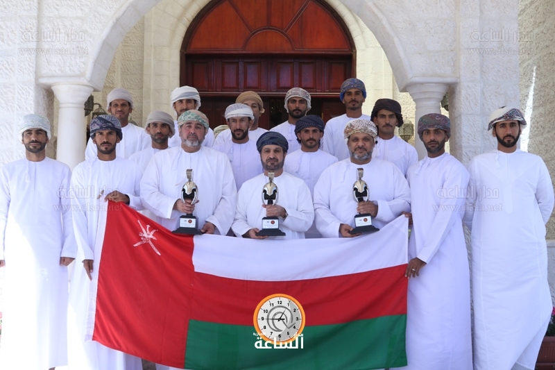 السفير هلال المعمري يولم لفريق شرطة