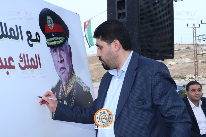 زرقاويون يوقعون في منزل ناصر الغويري