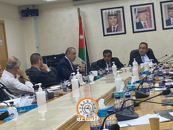 وزير التخطيط يطلب من النواب اغلاق