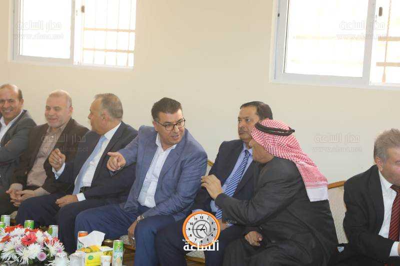 الحنيفات يفتتح مركز زراعي الهاشمية في