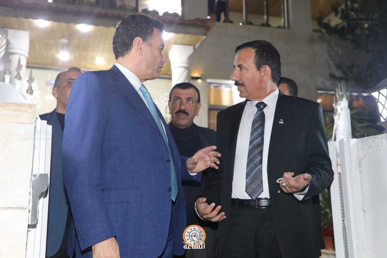 احمد الصفدي يرسل برسائل من منزل