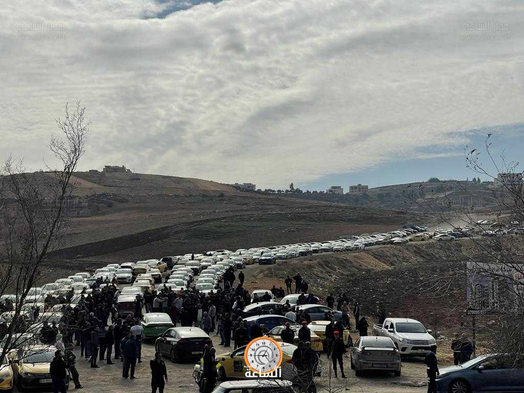 اعتصام لسائقي تطبيقات ذكية وتاكسي أصفر