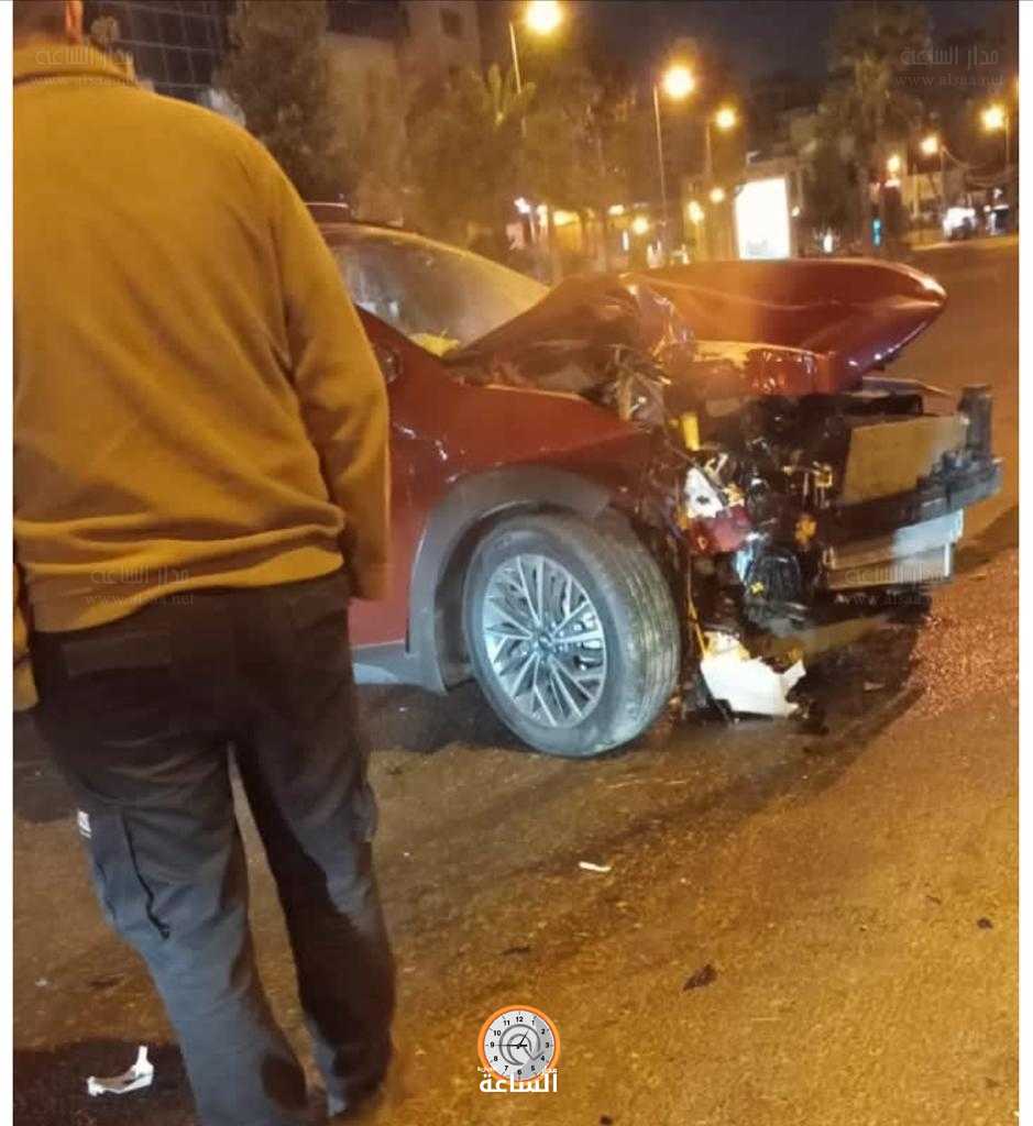 اصابتان بتدهور مركبة في شارع وادي