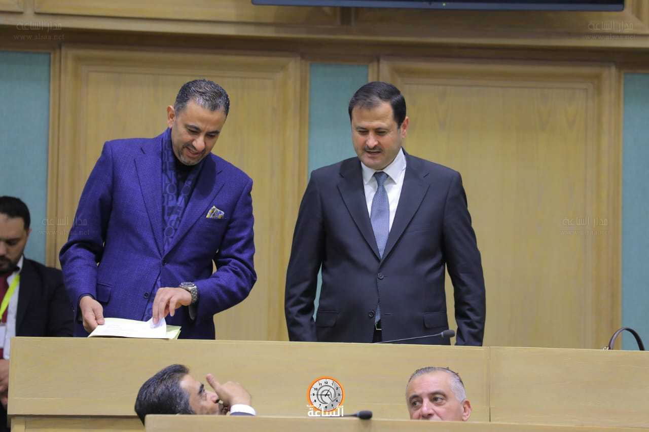 صور من جلسة النواب الأحد