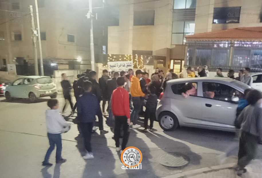 تجمهر للمواطنين بسبب حادث سير بين