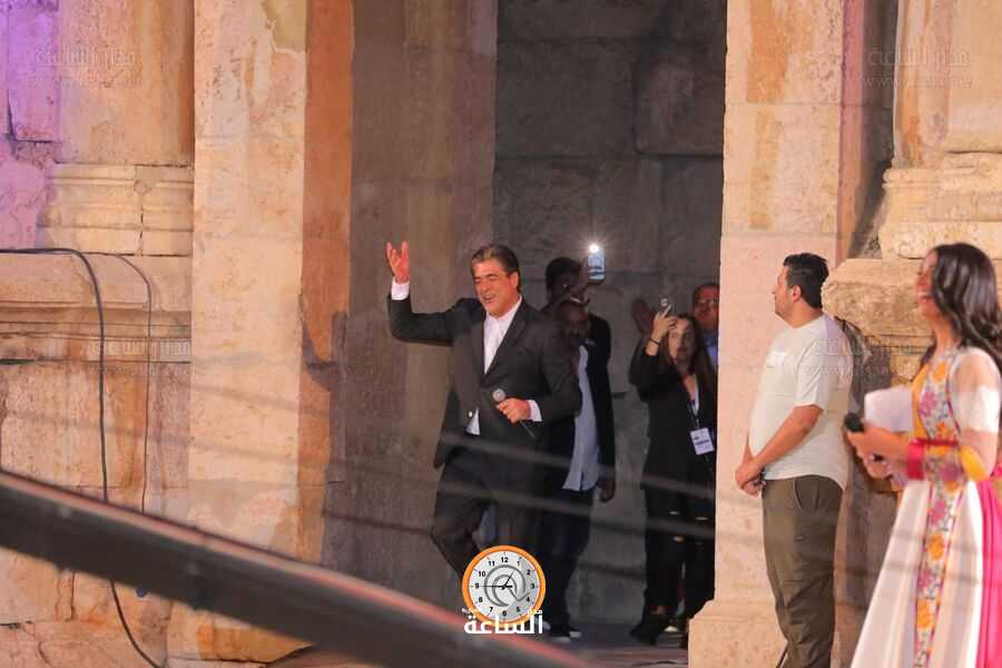 وائل كفوري.. يغني لجمهور عريض في