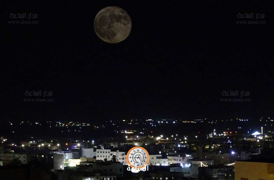 من شارع الأردن ومادبا.. القمر العملاق