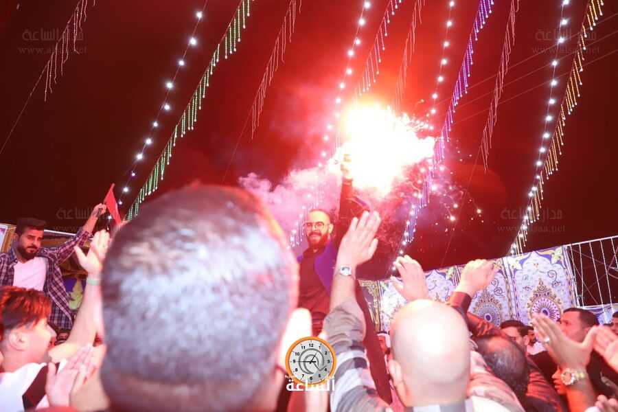 رجل الأعمال سلامة الجواميس الدعجة يحتفل