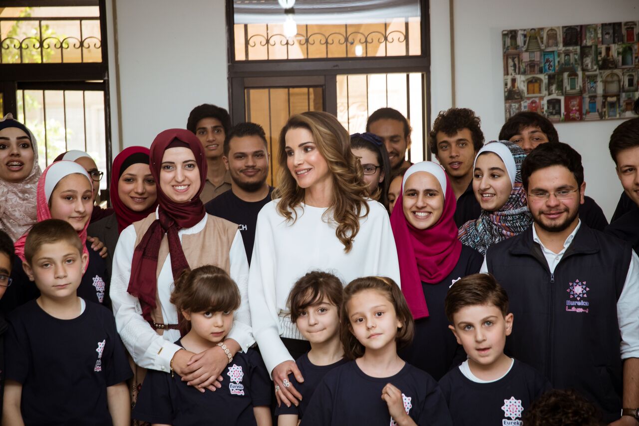  الملكة رانيا خلال زيارة إلى أكاديمية يوريكا  عمان ،الأردن / 17 أيار 2017