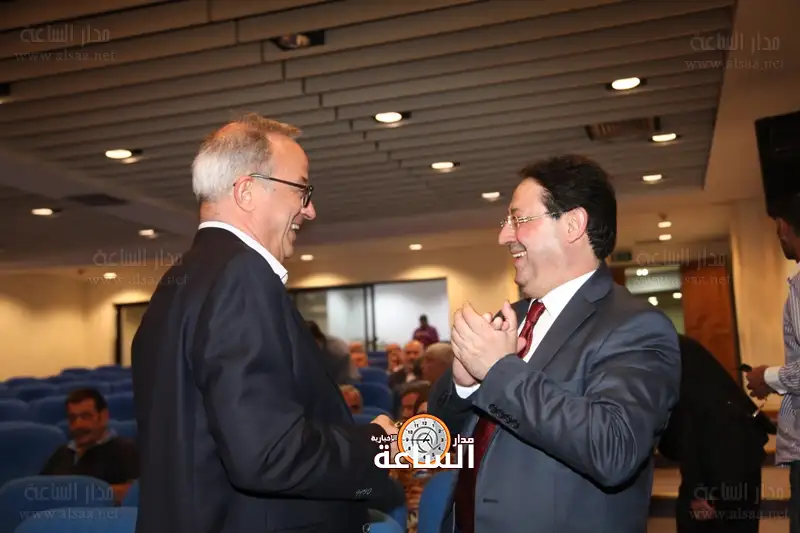 مروان المعشر والزميل رجا طلب