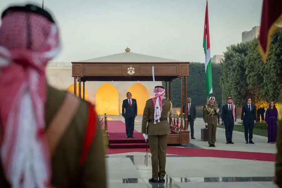 مدار الساعة,مناسبات أردنية,عيد الاستقلال,قصر الحسينية