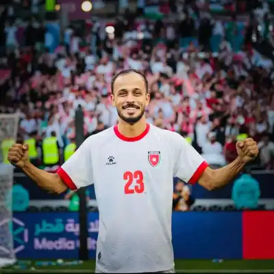 لاعب منتخبنا الوطني أدهم القرشي يوجه