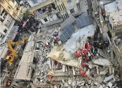 انهيار مبنى سكني في طرابلس اللبنانية