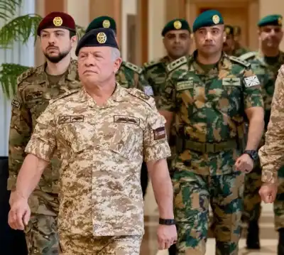 الملك يزور القيادة العامة للقوات المسلحة: