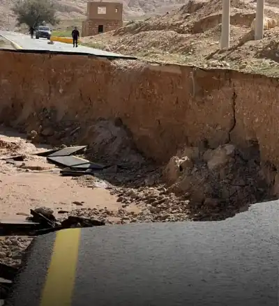 انهيار أجزاء من الطريق الملوكي النافذ