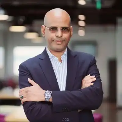 العبادي يكتب: ثلاثيّة الشيخ ولد السالك