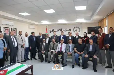 حزب الإصلاح يستقبل المهنئين بعيد الأضحى