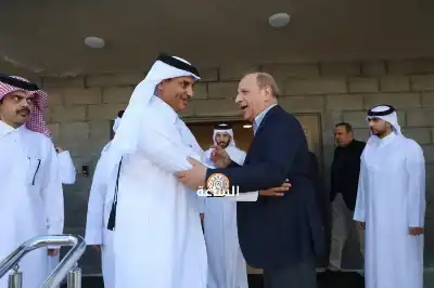 السفير القطري آل ثاني يعزي عشيرة