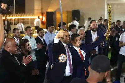 النسور يولم بنجاح نجله عمران وسط