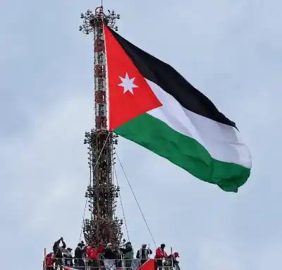 كيف فضحت نجمة العلم الأردني فيديوهات