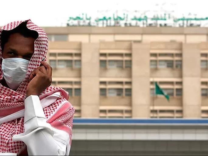 السعودية تعيد الكمامات لإحدى المنشآت بعد