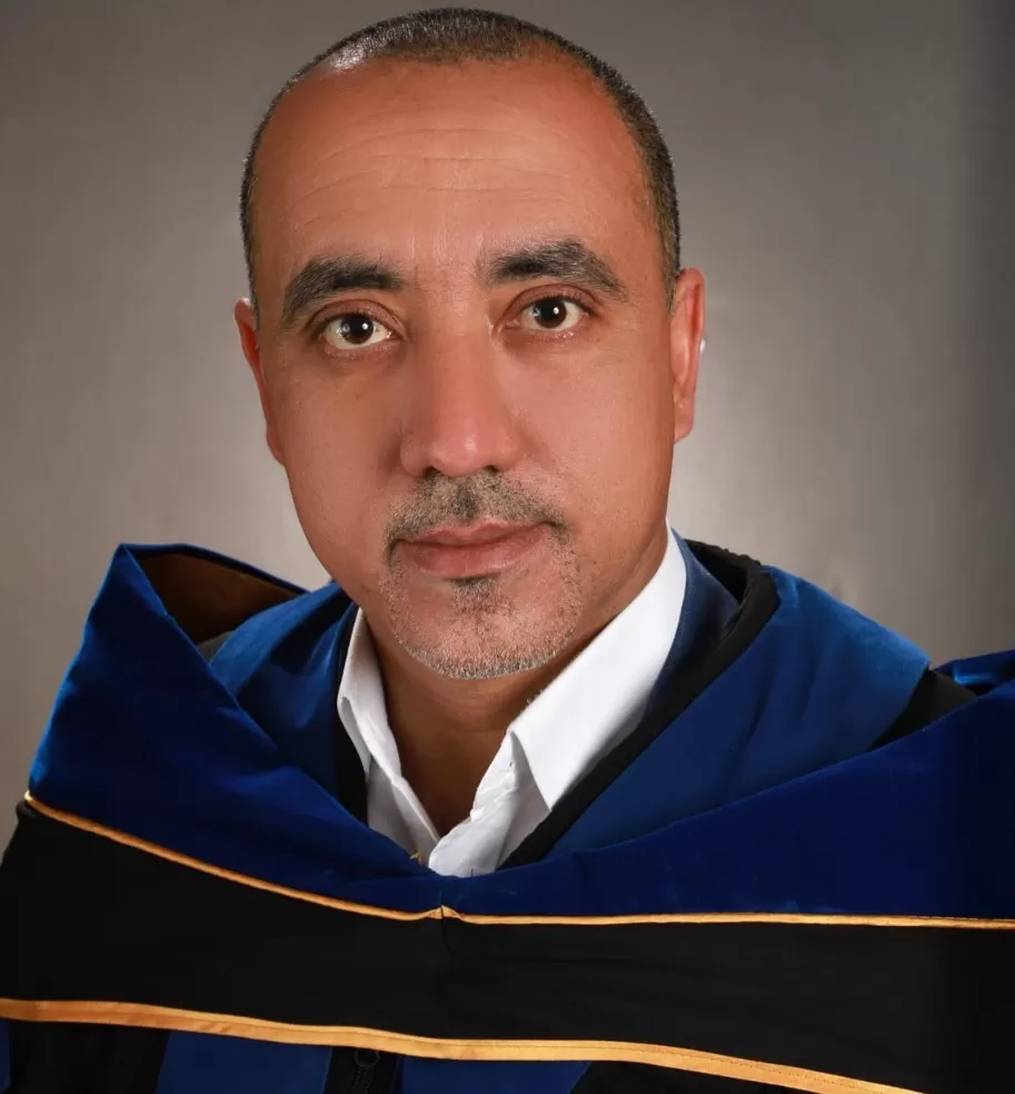 جامعة البترا تمنح الدكتور وائل هادي