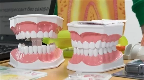 طلاء للأسنان لتقليل الحساسية وترميم المينا