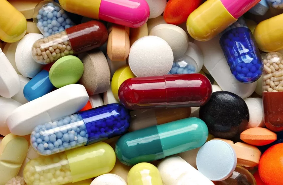 الحكومة تكشف عطاء لشراء أدوية دون