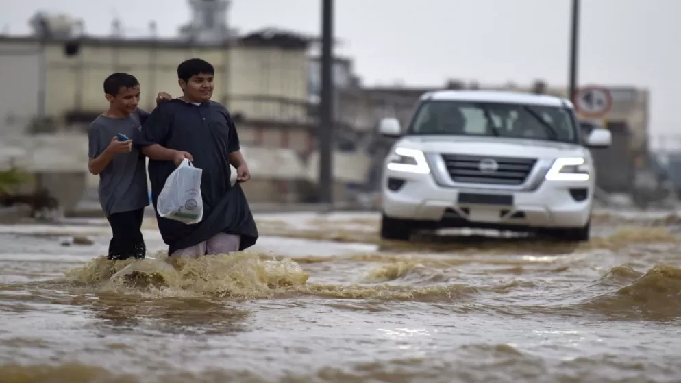 أمطار غزيرة في السعودية تتسبب بوفاة