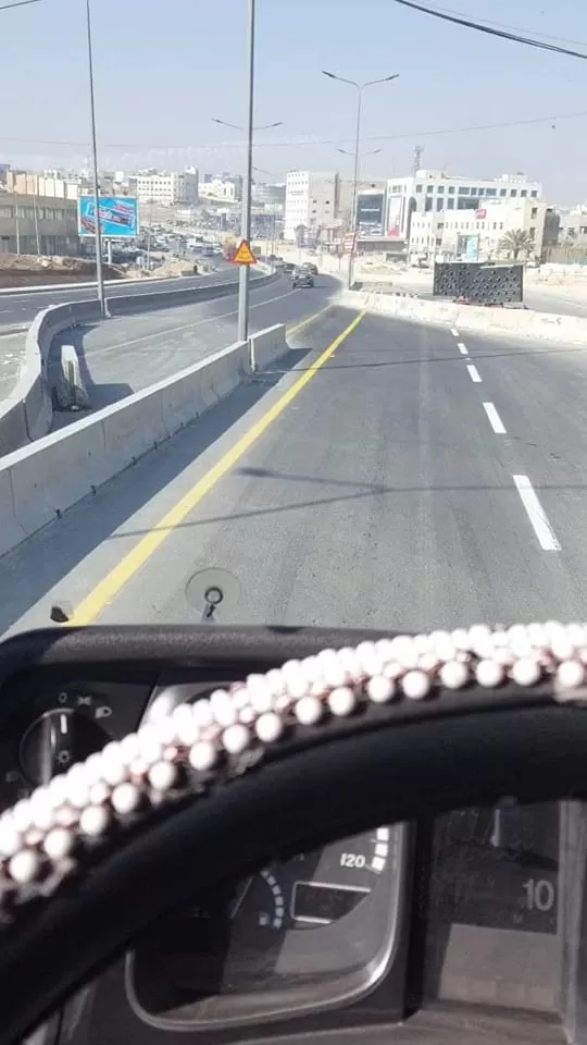تحويلة على طريق اتوستراد عمان الزرقاء