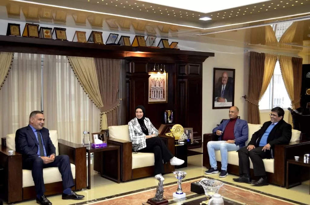 عمان الأهلية تستقبل وفدا من مكاتب