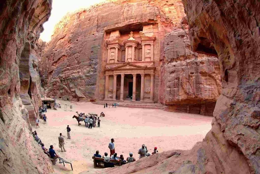 البترا الأثرية
السياحة في الأردن
زيادة عدد الزوار للبترا