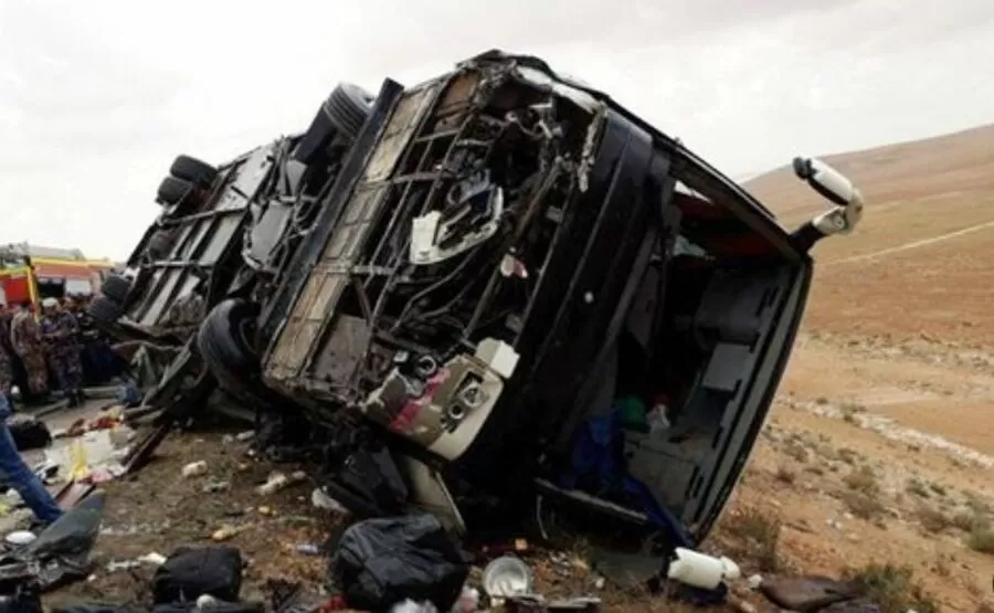 حادث تدهور حافلة,الدفاع المدني,الشرطة الأردنية