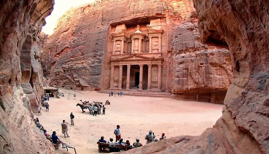 مدار الساعة,أخبار السياحة في الأردن,ولي العهد,2020.,1. #البترا_الأثرية,2. #زوار_البترا,3. #السياحة_في_الأردن