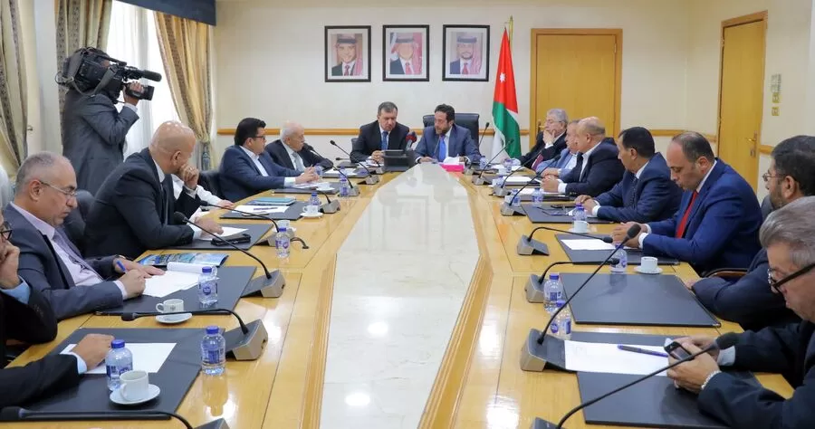 مدار الساعة,أخبار مجلس النواب الأردني,نقابة الأطباء,وزارة الصناعة