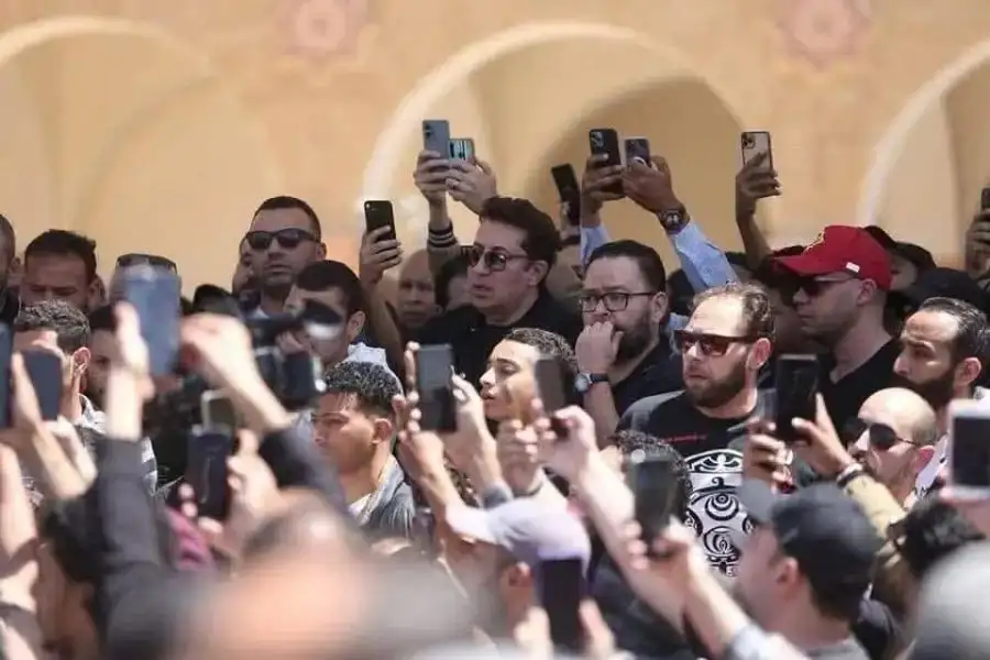 مدار الساعة,أخبار خفيفة ومنوعة