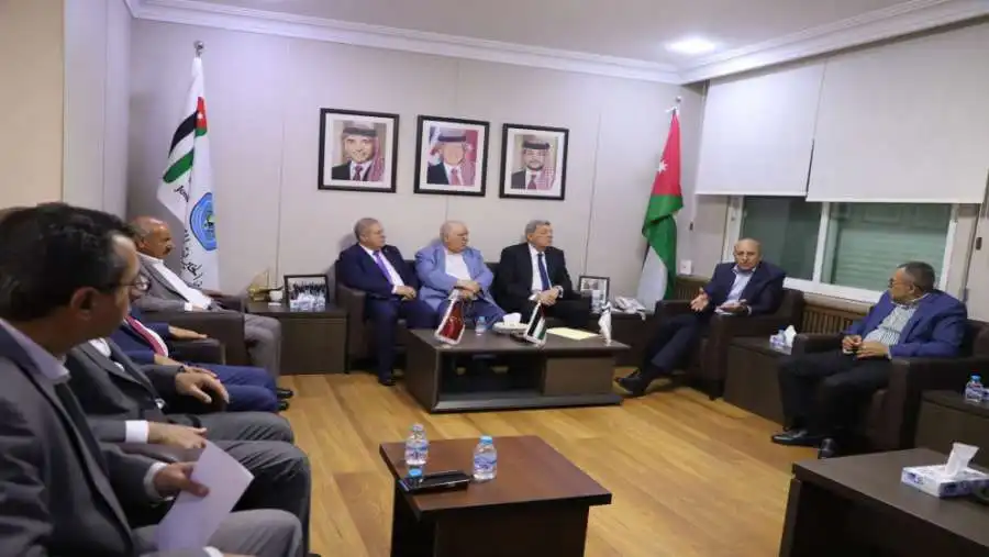 مدار الساعة,أخبار الأردن,اخبار الاردن,الهيئة الخيرية الأردنية الهاشمية,الإنزالات الجوية,القوات المسلحة الأردنية,الملك عبدالله الثاني,الحسين بن عبدالله الثاني,ولي العهد,مجلس الأعيان,الأمم المتحدة,القوات المسلحة,قطاع غزة