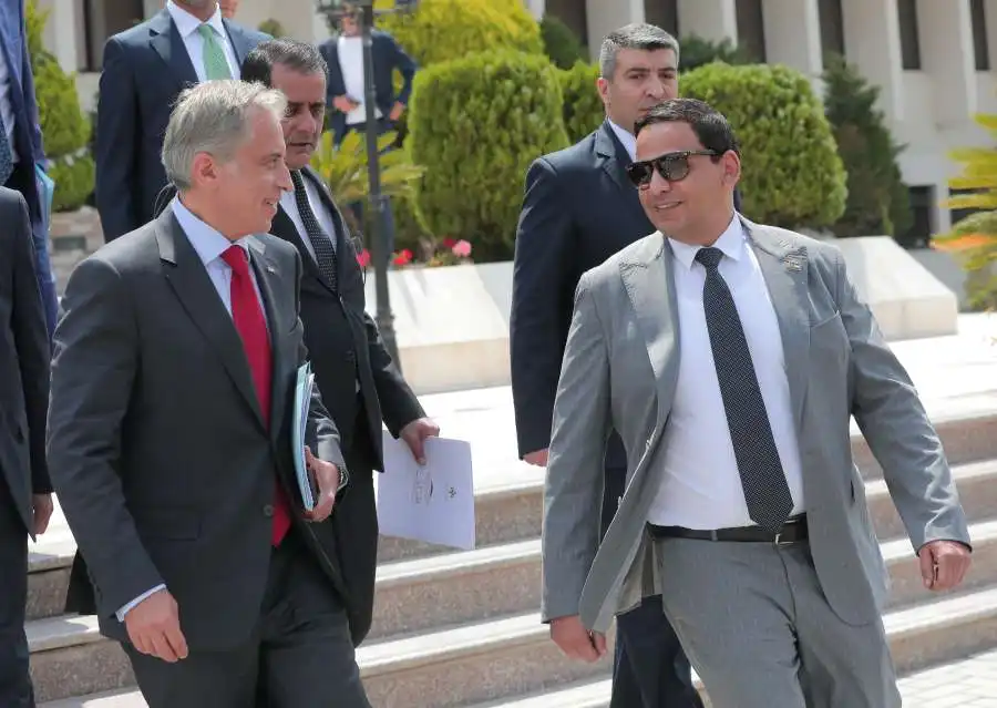 مدار الساعة,أخبار مجلس النواب الأردني,جعفر حسان,الدكتور جعفر حسان,عبد المنعم العودات,وزير الشؤون السياسية والبرلمانية,رئيس الوزراء,الملك عبدالله الثاني,غرفة صناعة الأردن,مجلس النواب,جامعة الحسين التقنية,التجارة الإلكترونية,حزب عزم,قصر الحسينية,الذكاء الاصطناعي