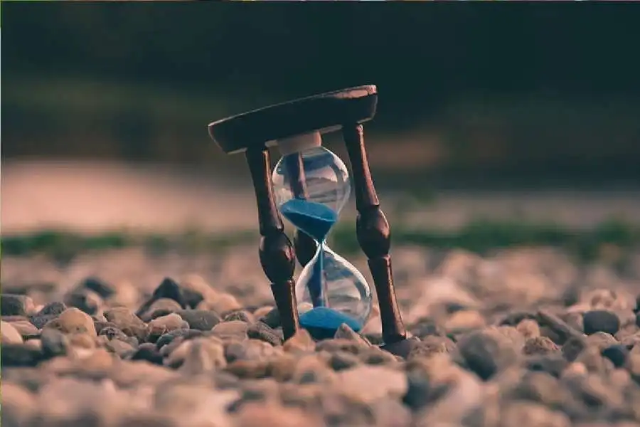 مدار الساعة,شؤون دينية