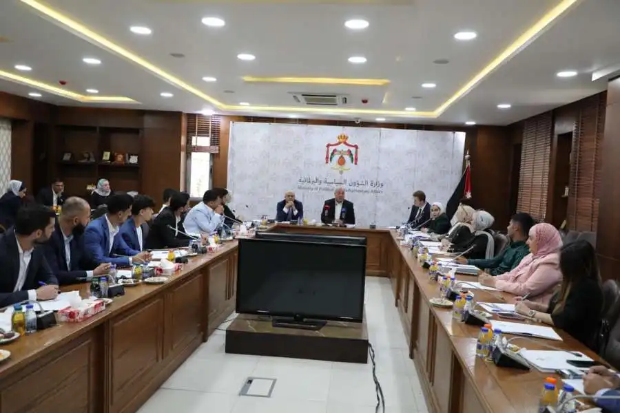 مدار الساعة,أخبار مجلس النواب الأردني,وزير الشؤون السياسية والبرلمانية,عبد المنعم العودات,وسائل التواصل الاجتماعي