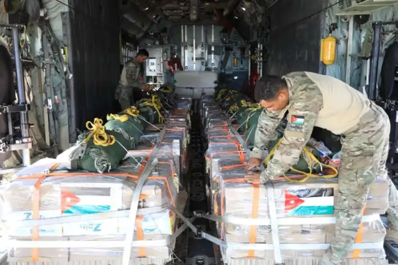 مدار الساعة,أخبار الأردن,اخبار الاردن,القوات المسلحة الأردنية,الإنزالات الجوية,القوات المسلحة,قطاع غزة,الإمارات العربية المتحدة,سلاح الجو الملكي