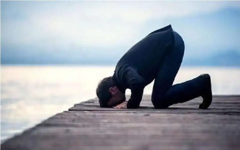 مدار الساعة,شؤون دينية