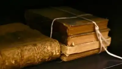 مذاهب الفقهاء في مسألة العورة: هل