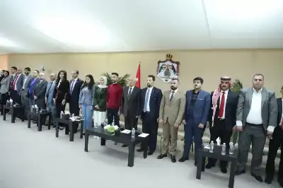 400 شاب في الديوان الملكي (صور)